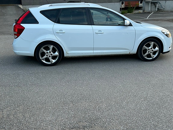 Kia Ceed 5 of 16