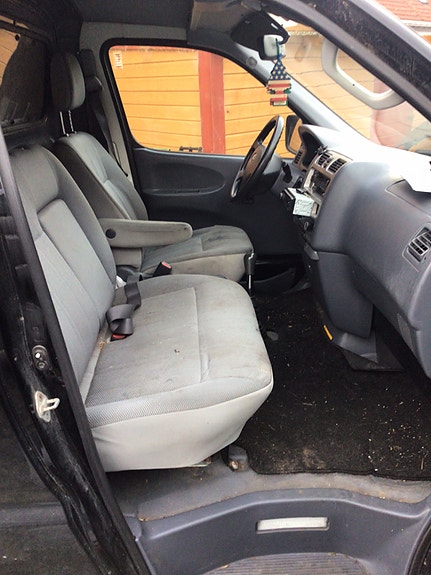 Toyota HiAce 4 of 5