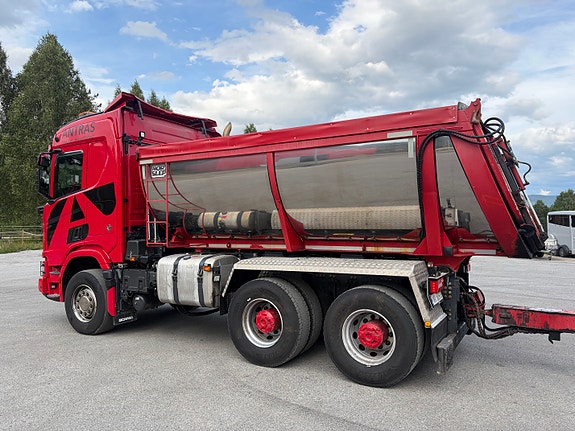 Scania R590 6x4 Dumper-Asfalt Brøyt med høvelskjær 4 of 5