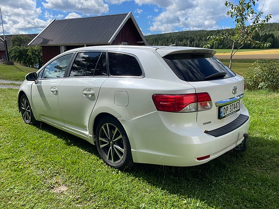 Toyota Avensis 5 of 16