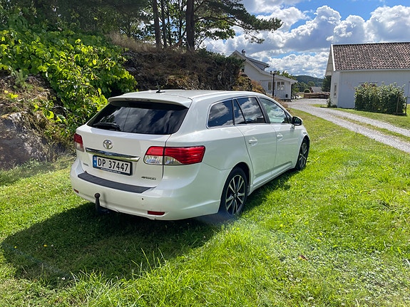 Toyota Avensis 3 of 16