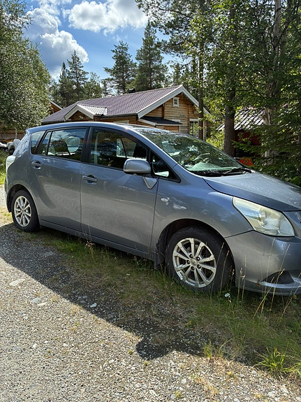 Toyota Verso 3 of 3