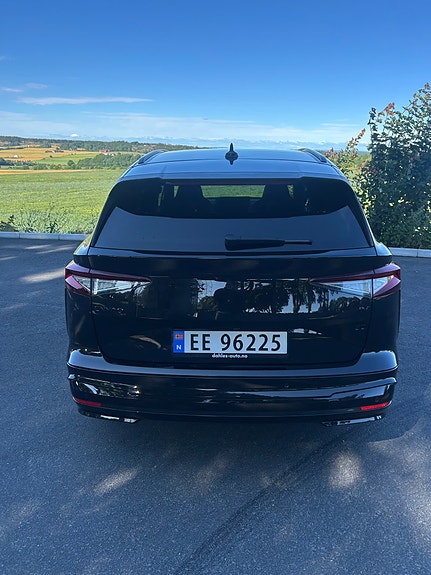 Skoda Enyaq 3 of 5