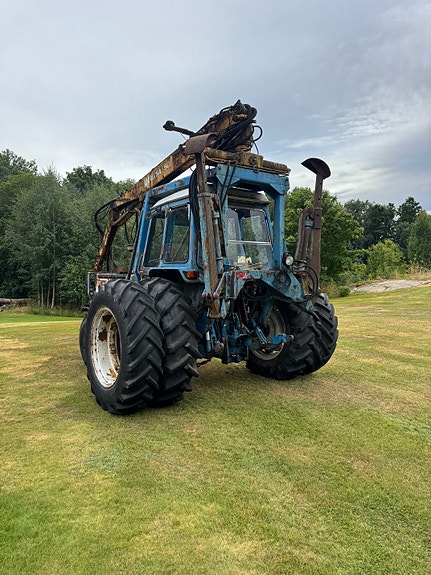 Ford 7600 5 of 21