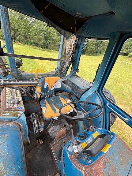 Ford 7600 13 of 21