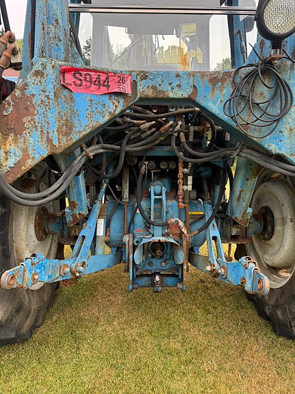 Ford 7600 11 of 21