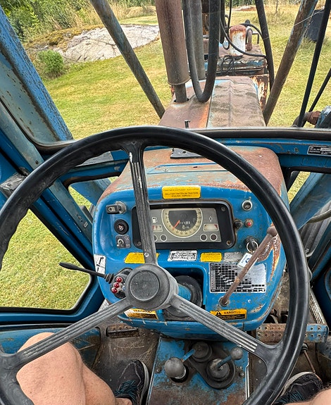Ford 7600 12 of 21