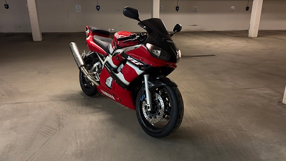 Yamaha YZF-R6 5 of 10