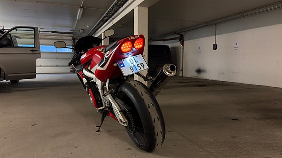Yamaha YZF-R6 2 of 10
