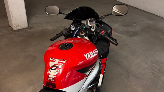 Yamaha YZF-R6 6 of 10