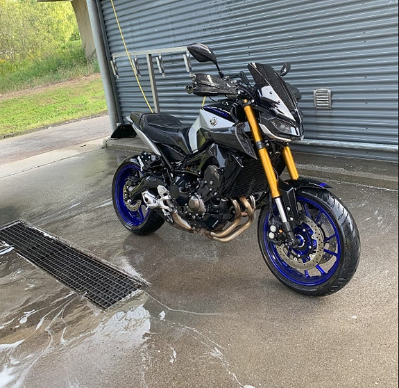 Yamaha MT-09 SP 2 of 3