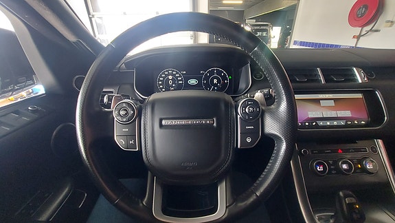 Land Rover Range Rover Sport 15 of 30