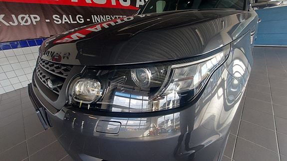 Land Rover Range Rover Sport 8 of 30