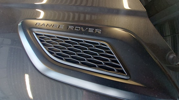 Land Rover Range Rover Sport 7 of 30