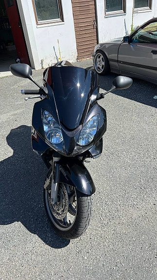 Honda VFR 800 3 of 17