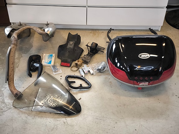 Honda VFR 800 2 of 17