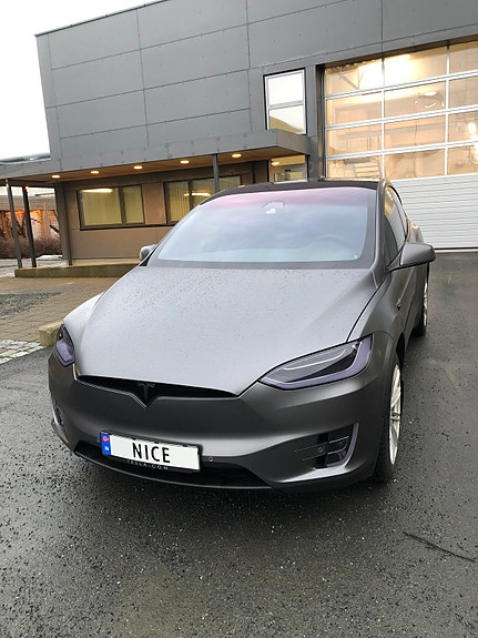 Tesla Model X 3 of 5