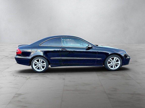 Mercedes-Benz CLK220 7 of 21