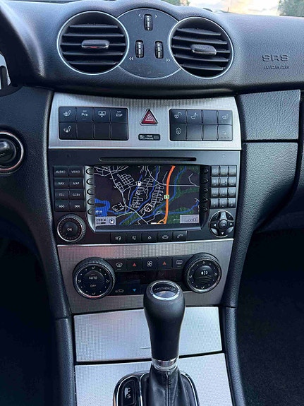 Mercedes-Benz CLK220 19 of 21