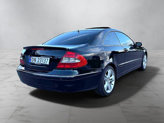 Mercedes-Benz CLK220 5 of 21
