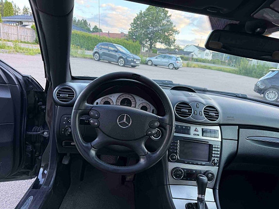 Mercedes-Benz CLK220 15 of 21