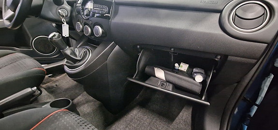 Mazda 2 5 of 5