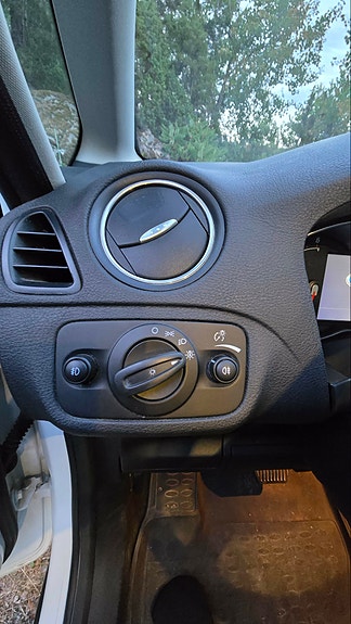 Ford S-MAX 17 of 30