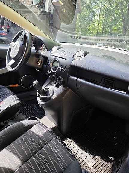 Mazda 2 5 of 5
