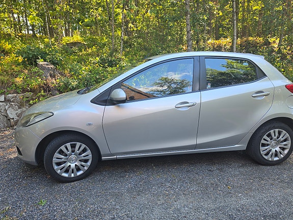 Mazda 2 2 of 5