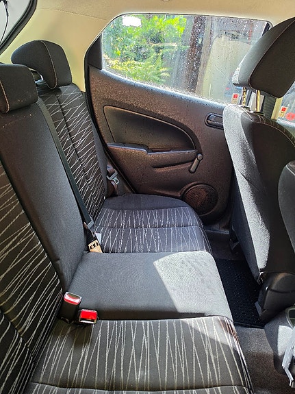 Mazda 2 4 of 5
