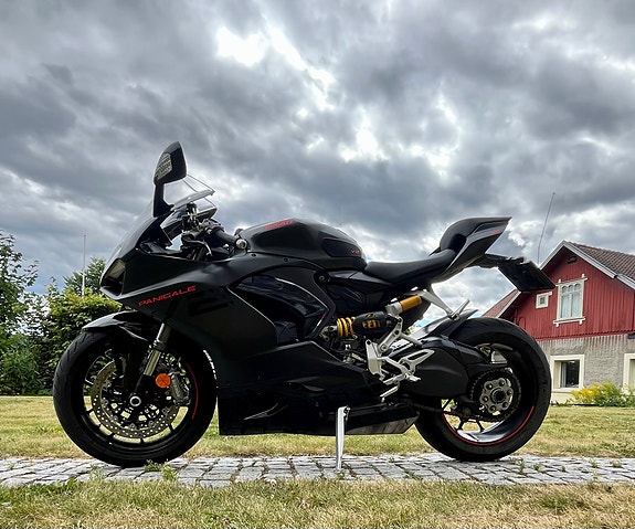 Ducati Panigale V2 5 of 16