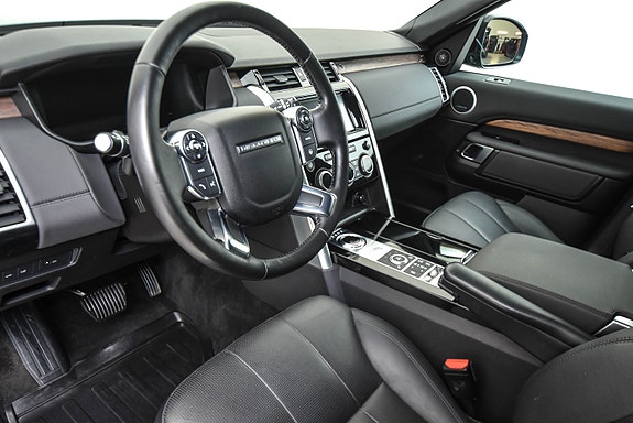 Land Rover Discovery 9 of 16