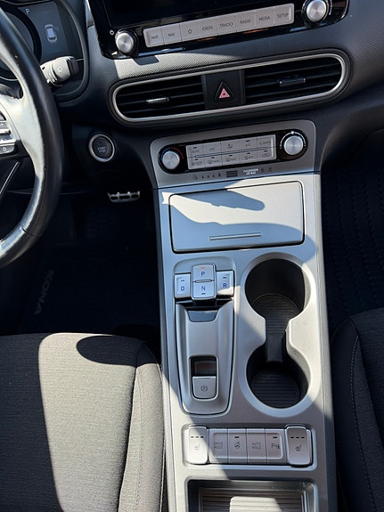 Hyundai Kona 21 of 25