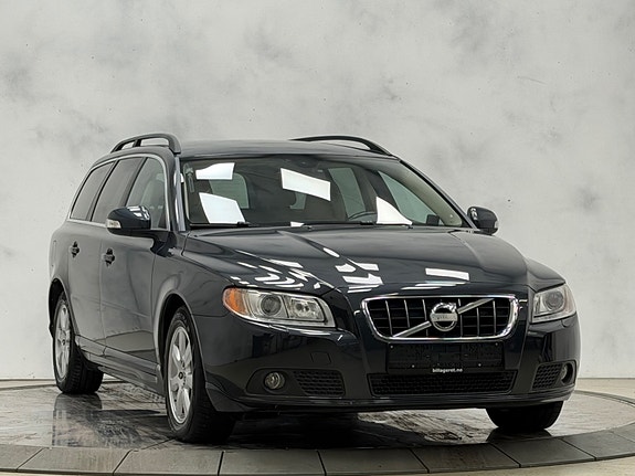 Volvo V70 4 of 5