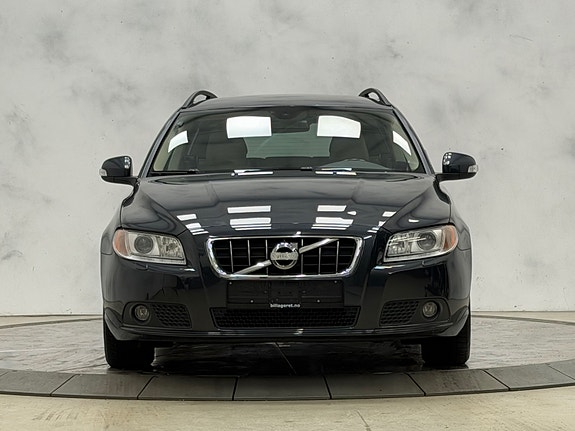 Volvo V70 3 of 5
