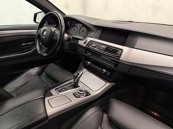 BMW M550d 30 of 30