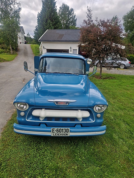 Chevrolet 6400 2 of 8