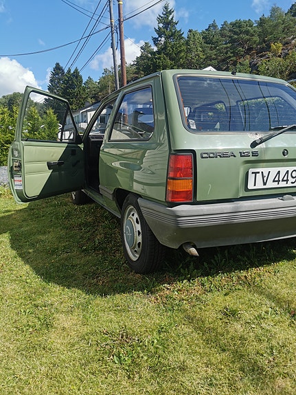 Opel Corsa 4 of 16