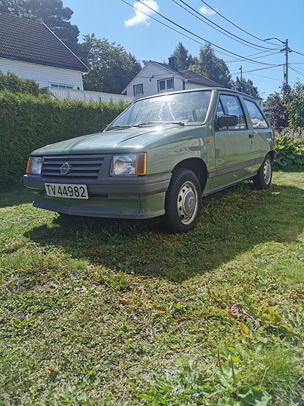 Opel Corsa 2 of 16