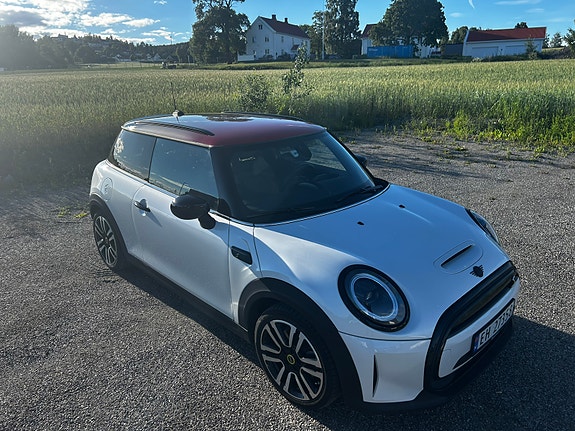 MINI Cooper SE 20 of 21
