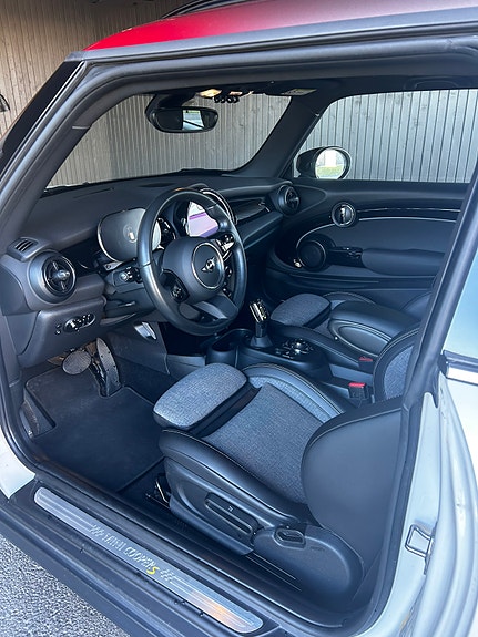 MINI Cooper SE 10 of 21