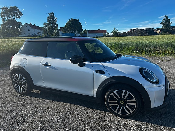 MINI Cooper SE 3 of 21