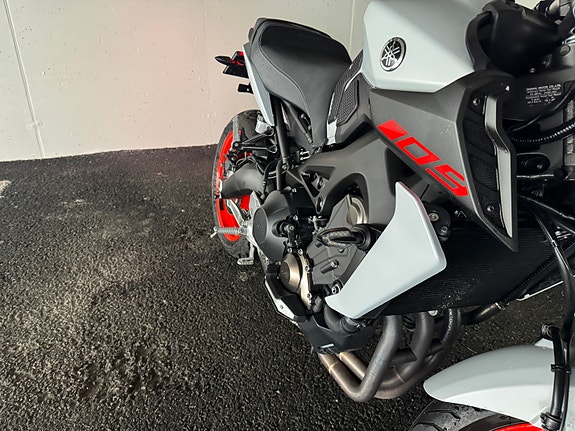 Yamaha MT-09 7 of 14