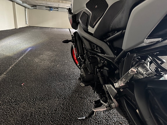 Yamaha MT-09 8 of 14