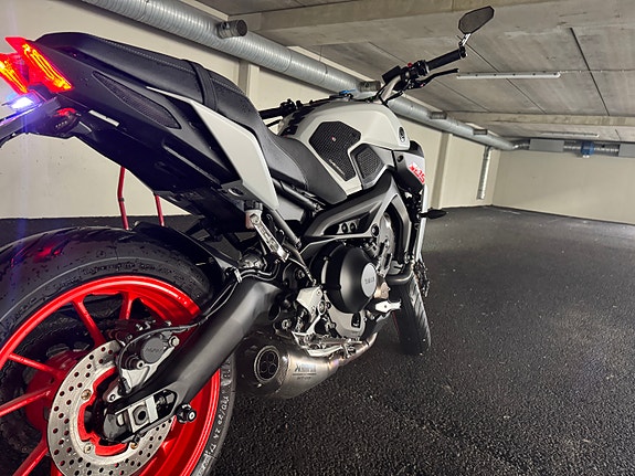 Yamaha MT-09 6 of 14
