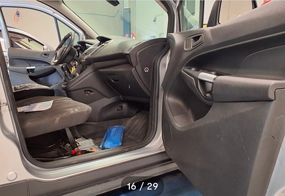 Ford Transit Connect 16 of 29