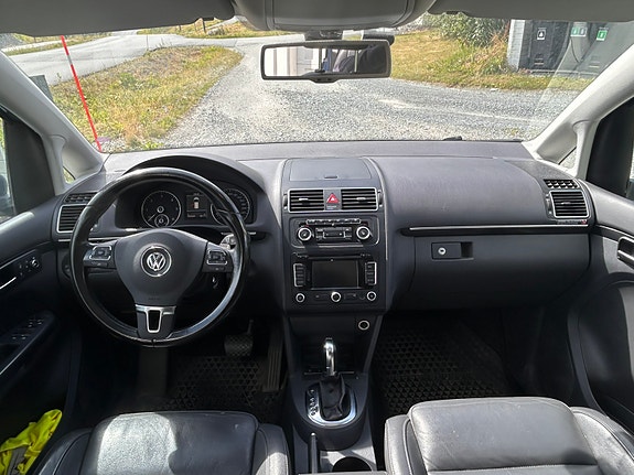 Volkswagen Touran 6 of 8