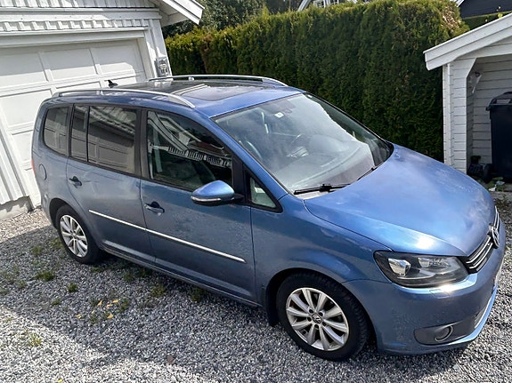 Volkswagen Touran 2 of 8