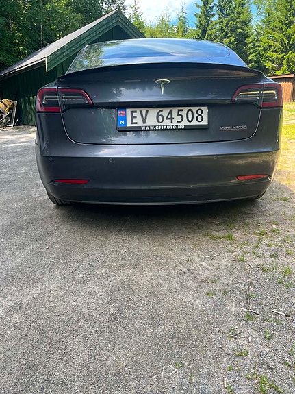 Tesla Model 3 5 of 5