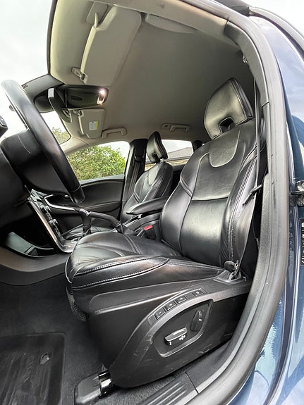 Volvo V40 11 of 27
